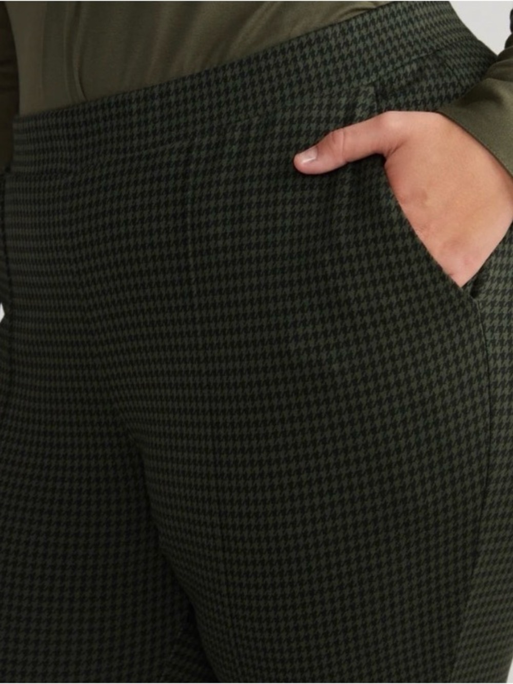 Universal standard Moro Pintuck Pocket Ponte Pants
Forest Houndstooth - Picture 2 of 4
